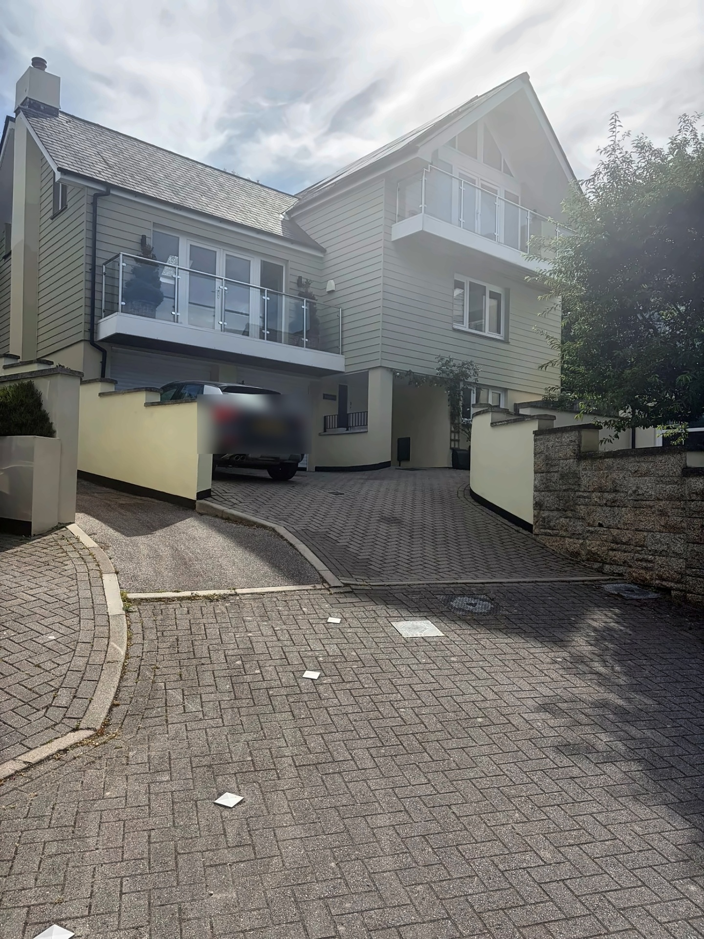 Exterior of Claire's practice in Swanpool, Falmouth